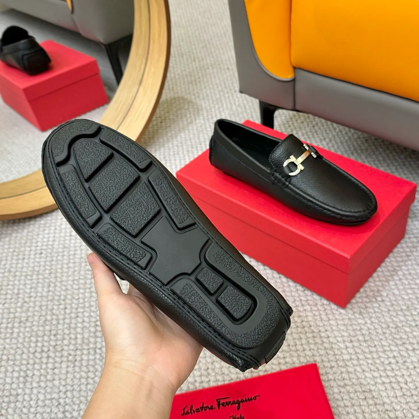 Men's men's shoes 💰420 (Yangli) Ferragamo 〰Ferragamo 2⃣️0⃣️2⃣️5️⃣ New series 👊🏻 Upper 🇮🇹 Italian imported calfskin, original outsole molding. Water-dyed sheepskin lining. The identity of every successful man is set off, and the upper and lower shoes are elegant and stable🚶🏻🚶🏻The high-end custom counter original replica is an eternal classic🔍️Number of codes: 38-46 with counter packaging